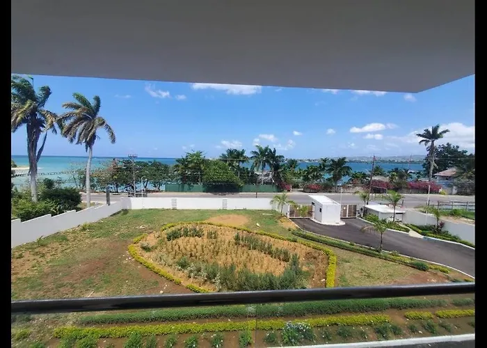 6ix - Modern And Airy @ Paradise Bay * Montego Bay