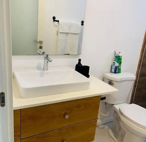 6ix - Modern And Airy @ Paradise Bay Apartment Montego Bay