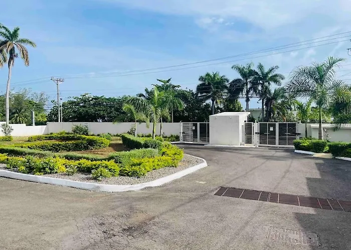 6ix - Modern And Airy @ Paradise Bay * Montego Bay