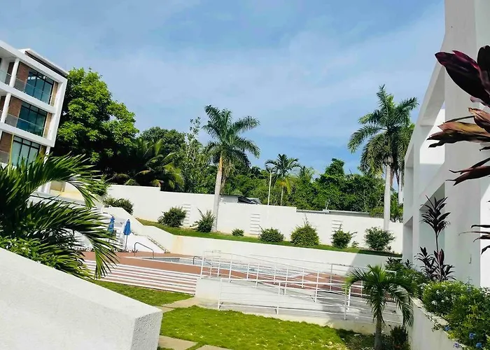 6ix - Modern And Airy @ Paradise Bay Montego Bay